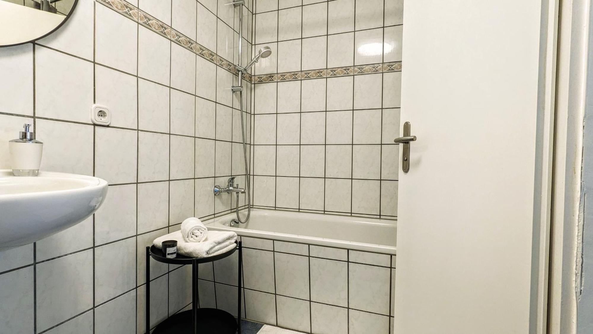Tt Living Apartments Bonitas & Divinitas I 2 Schlafzimmer I Kueche I Vollbad I Waschmaschine Rellingen Extérieur photo